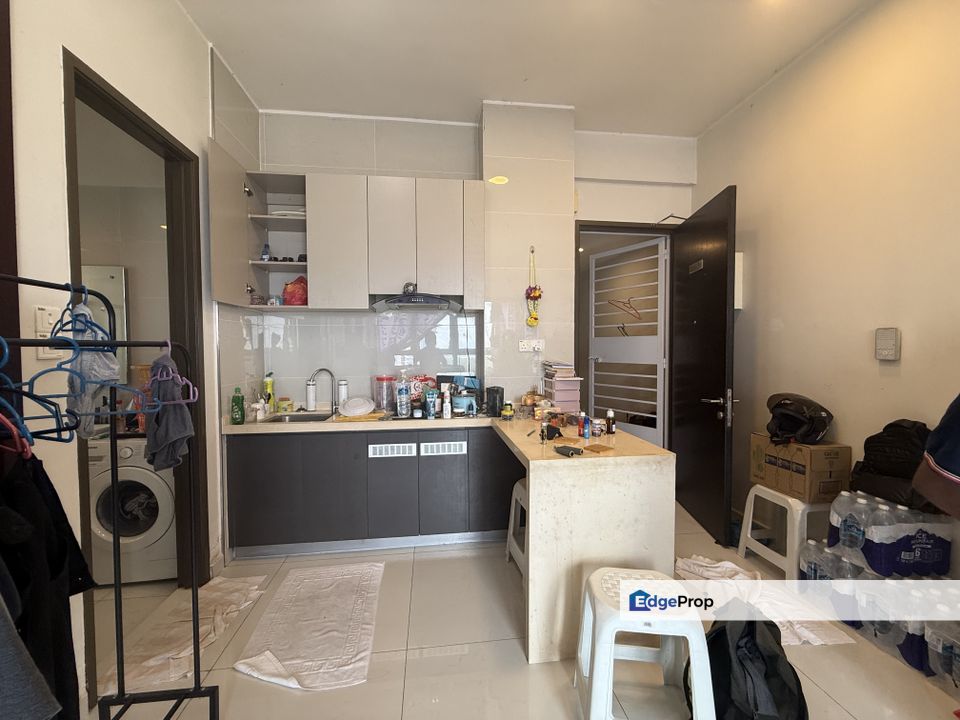 below market valau One bedroom apartment for sale @ country garden amberside, Johor, Johor Bahru