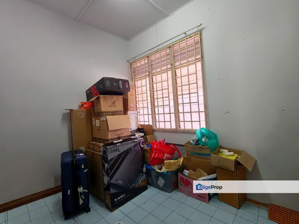 Three bedroom Landed house for sale @taman Johor Jaya, Johor, Johor Bahru