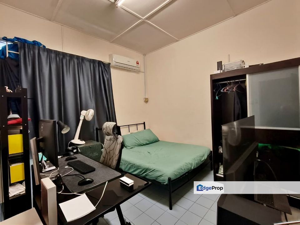 Three bedroom Landed house for sale @taman Johor Jaya, Johor, Johor Bahru