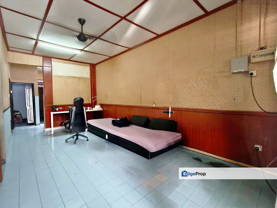 Three bedroom Landed house for sale @taman Johor Jaya, Johor, Johor Bahru