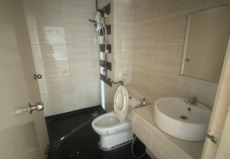 D'Summit Residences @ Kempas Utama