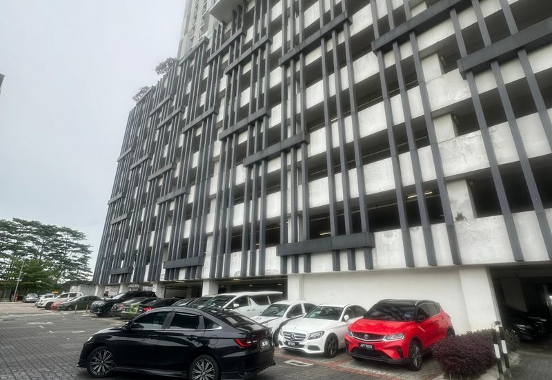 D'Summit Residences @ Kempas Utama