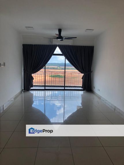 Partial renovated 4 bedroom apartment for sale, Johor, Johor Bahru