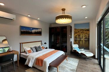 Forest City Golf Resort, Gelang Petah