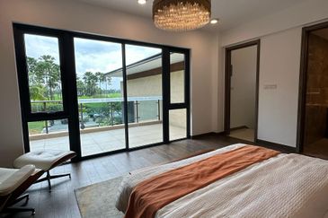 Forest City Golf Resort, Gelang Petah