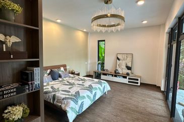 Forest City Golf Resort, Gelang Petah