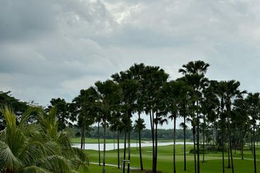 Forest City Golf Resort, Gelang Petah