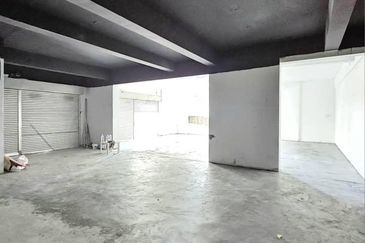 Taman Mount Austin Commercial