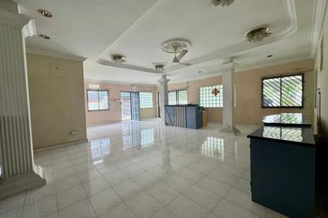 Stulang Laut / Darat