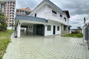 Stulang Laut / Darat