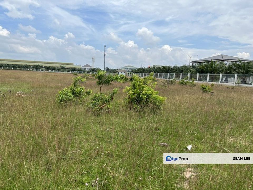Taman Gunung Emas@Ulu Tiram Corner Residential Land For Sale 金山岭角头住宅地出售, Johor, Ulu Tiram