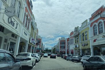 Taman Mount Austin Commercial