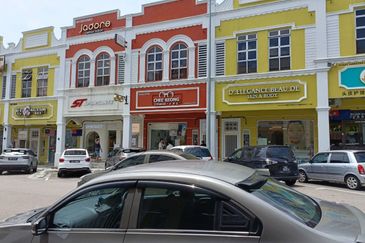 Taman Mount Austin Commercial