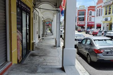 Taman Mount Austin Commercial