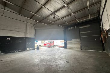 Pandan 1.5 Storey Terrace Corner Factory For Rent 班兰区1.5层角头排厂出租