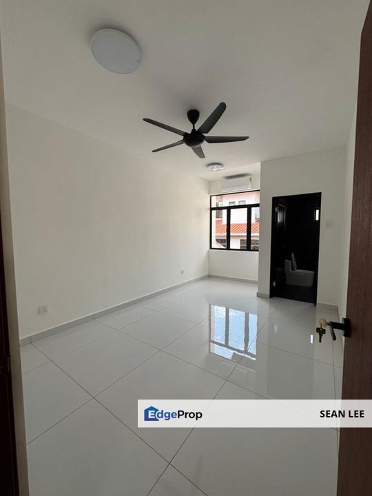 Taman Pelangi Indah Double Storey Terrace House for Rent 乌鲁地南开屏花园双层排屋出租, Johor, Ulu Tiram
