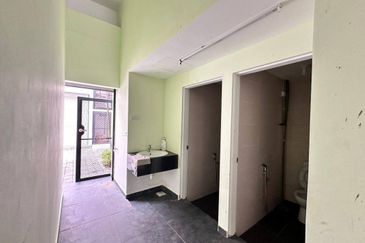 Tanjung Kupang Medium Industrial Land For Sale 优质中型工业地出售