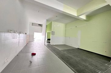 Tanjung Kupang Medium Industrial Land For Sale 优质中型工业地出售