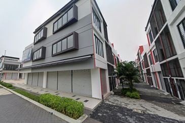 Tanjung Kupang Medium Industrial Land For Sale 优质中型工业地出售