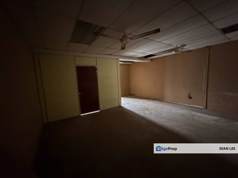 Bandar Baru Permas Jaya 1.5 Storey Terrace Factory For Rent 百万镇1.5层排厂出租, Johor, Masai