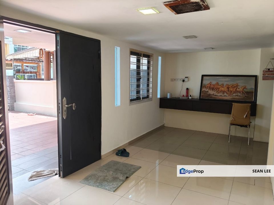 Taman Bukit Jaya 2.5 Storey Terrace House For Sale 乌鲁地南南亚花园2.5层排屋出售, Johor, Ulu Tiram