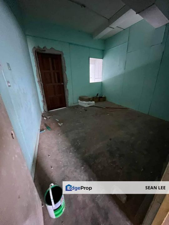 JB Town ground floor shop for RENT for Rental RM5,000 By SEAN LEE