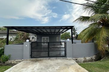 Gelang Patah Single storey corner house for SALE