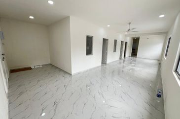 Gelang Patah Single storey corner house for SALE