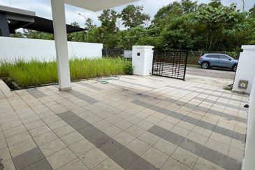Setia Tropika Cluster house for SALE 