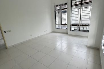 Setia Tropika Cluster house for SALE 