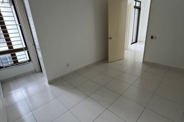 Setia Tropika Cluster house for SALE 