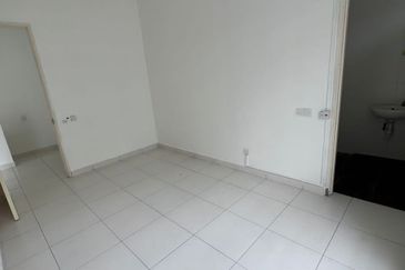 Setia Tropika Cluster house for SALE 