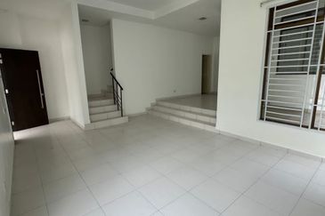 Setia Tropika Cluster house for SALE 