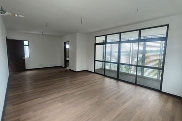 Horizon Hill 2.5 storey Banglow For Sale