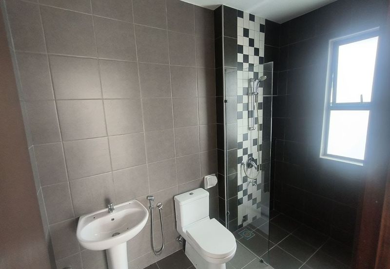 Horizon Hill 2.5 storey Banglow For Sale