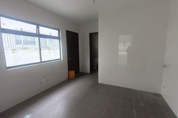 Horizon Hill 2.5 storey Banglow For Sale