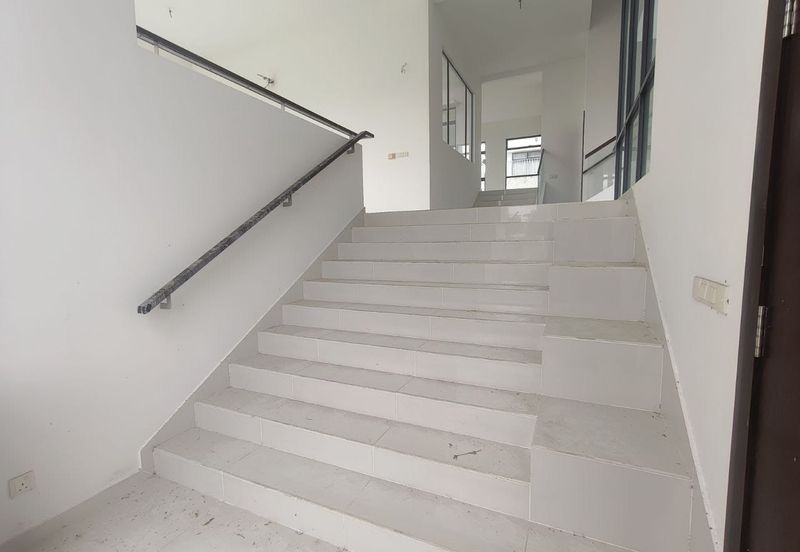 Horizon Hill 2.5 storey Banglow For Sale