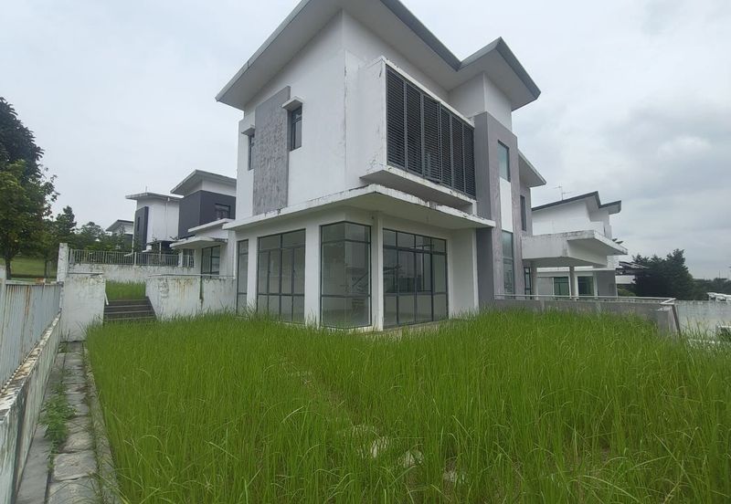 Horizon Hill 2.5 storey Banglow For Sale