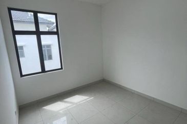 Setia Tropika Double Storey Terrace House For Sale