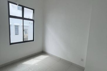 Setia Tropika Double Storey Terrace House For Sale