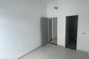 Setia Tropika Double Storey Terrace House For Sale