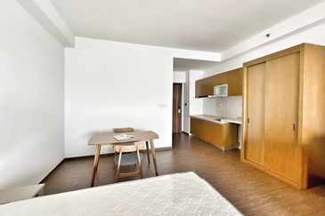 Carnelian Tower Forest City