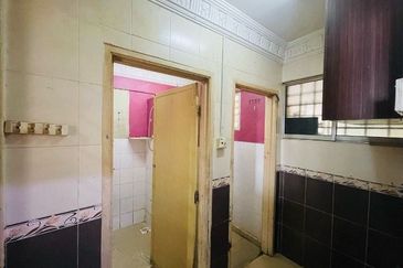 Aman Putra Apartment