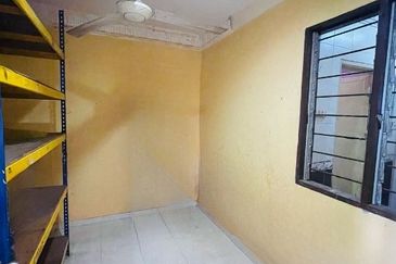 Aman Putra Apartment