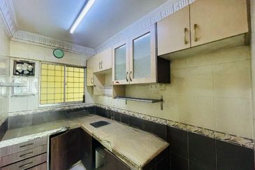 Aman Putra Apartment