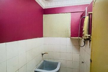 Aman Putra Apartment