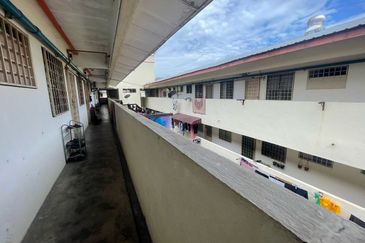 Aman Putra Apartment