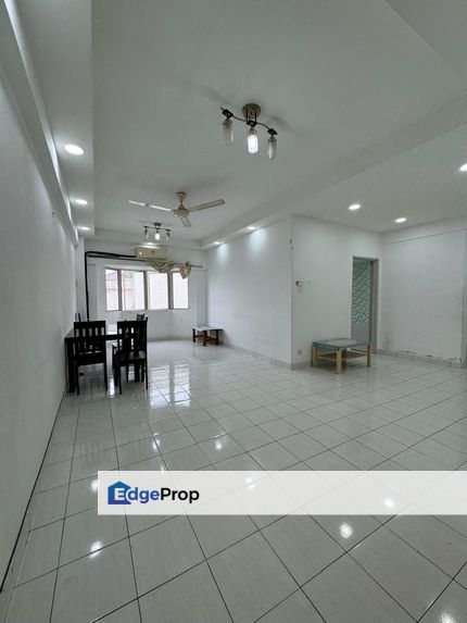 Serdang Skyvillas Service Residence For Sale Partly Renovated, Selangor, Seri Kembangan