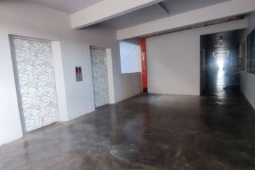 Lily Apartment, Taman Saujana Utama