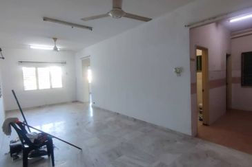 Lily Apartment, Taman Saujana Utama